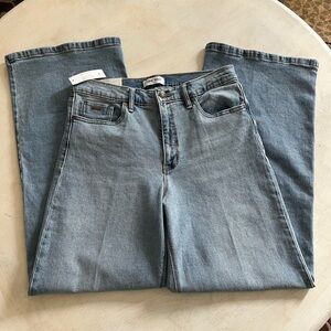 NWT Nine West Wide Leg Jeans, Light Wash, High Rise, Size 6